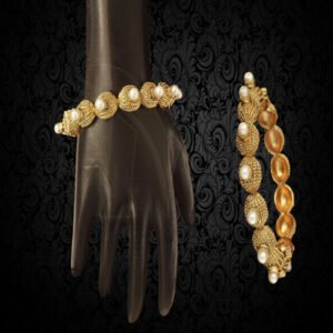 Shell Style Antique Bangles set